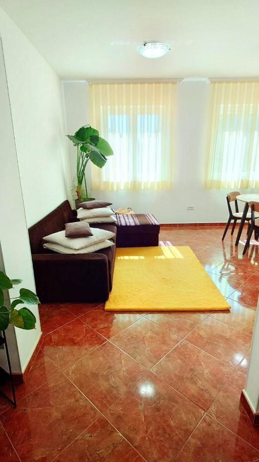 Apartments Lola روفينج المظهر الخارجي الصورة