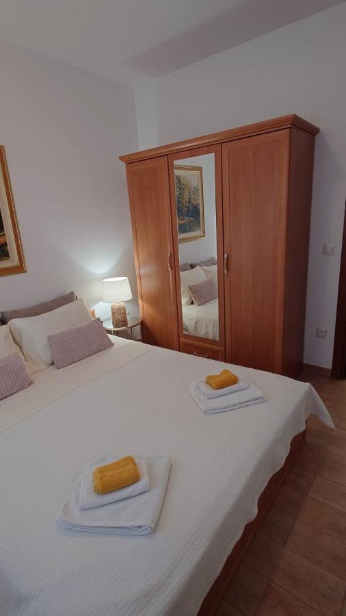 Apartments Lola روفينج المظهر الخارجي الصورة