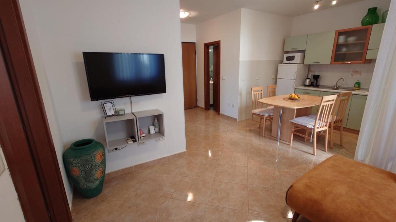 Apartments Lola روفينج المظهر الخارجي الصورة
