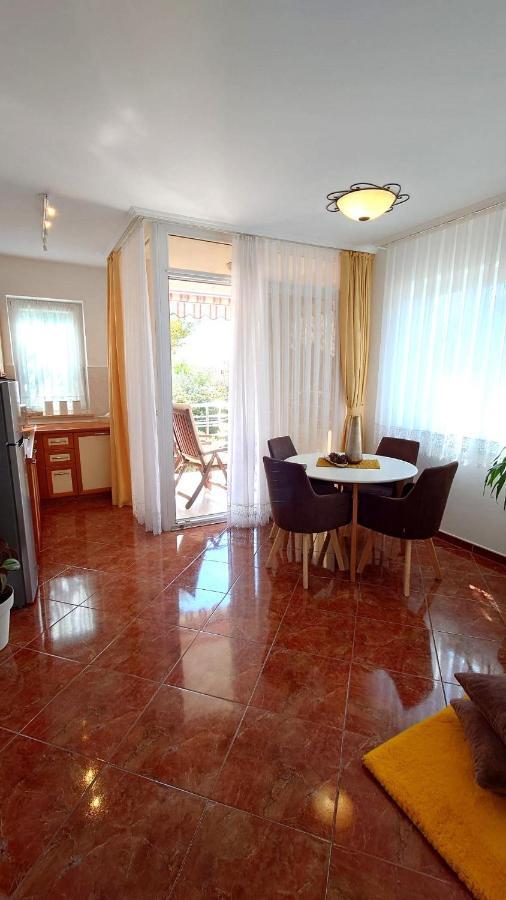 Apartments Lola روفينج المظهر الخارجي الصورة