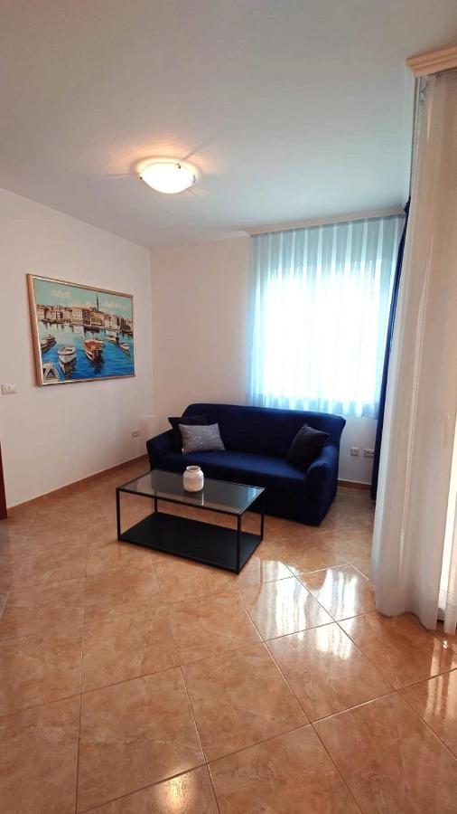 Apartments Lola روفينج المظهر الخارجي الصورة
