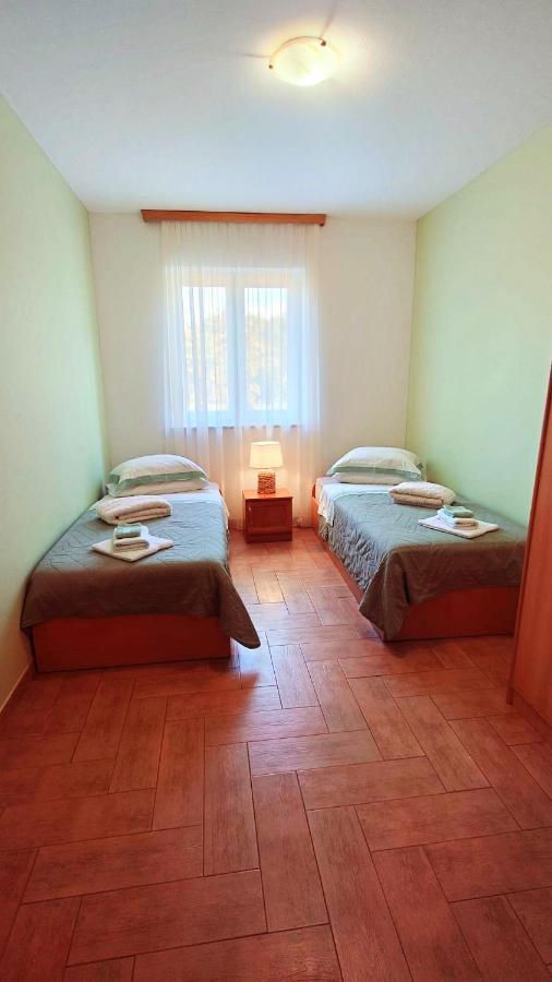 Apartments Lola روفينج المظهر الخارجي الصورة