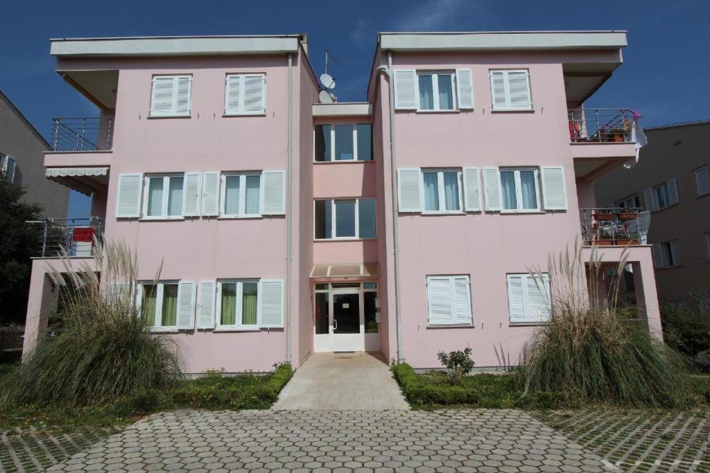 Apartments Lola روفينج المظهر الخارجي الصورة